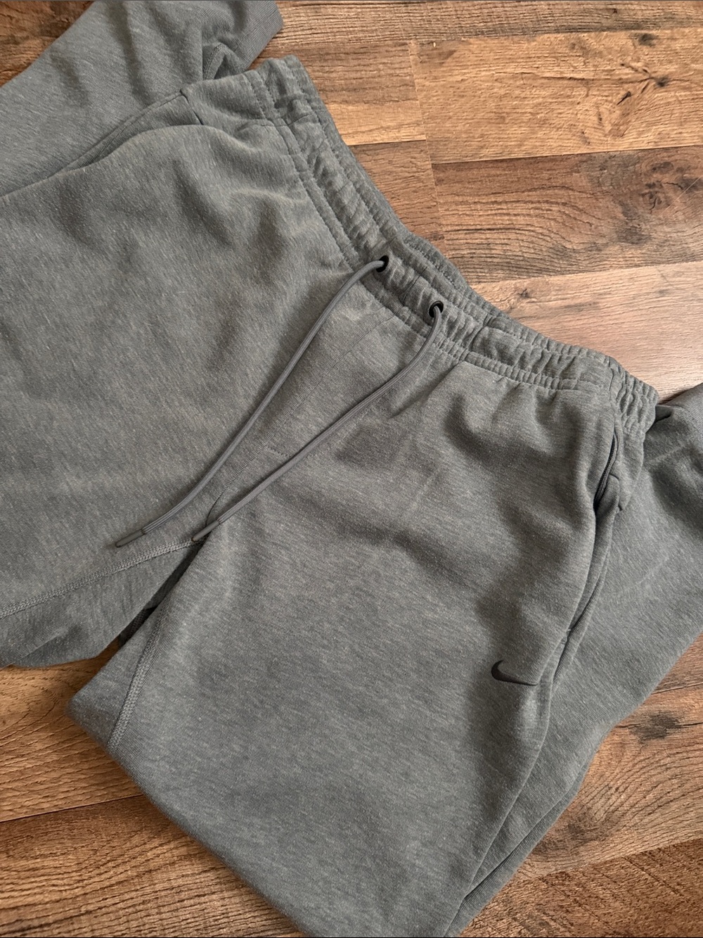 Nike Men’s Grey Elastic-Waist Joggers with Grey Swoosh Size Medium